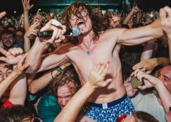 Marc Rebillet, who insulted Macron at the « Festival du Touquet » refuses to reimburse the money collected for his concert