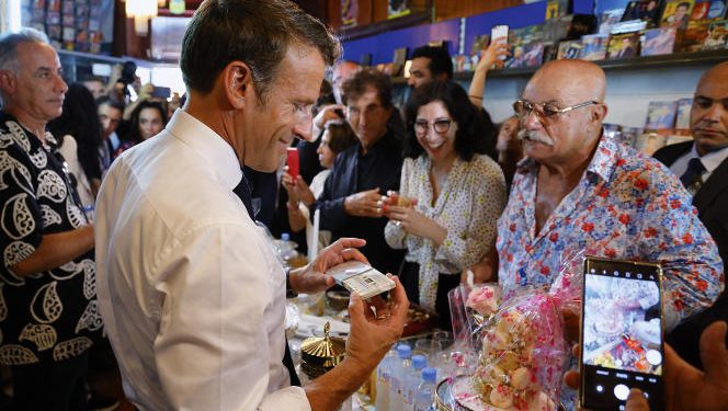 Emmanuel Macron at Disco Maghreb, this maybe a detail for you…