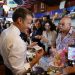 Emmanuel Macron at Disco Maghreb, this maybe a detail for you…