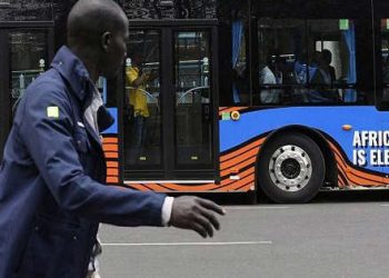 Un bus électrique fait ses débuts à Nairobi dans le cadre d&rsquo;une poussée d&rsquo;énergie propre