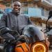 La moto électrique kényane Roam Air impressionne le prince William