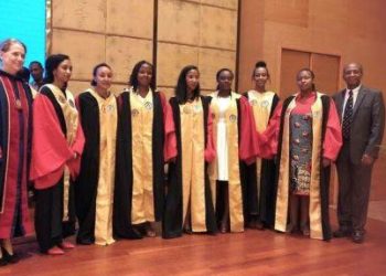 Des bourses de formation pour les femmes africaines qui veulent devenir chirurgiennes