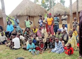 En Ouganda : Musa, 68 ans, 12 femmes, 102 enfants et 578 petits-enfants