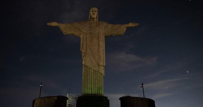 Bresil : le Christ Rédempteur dans le noir pour soutenir Vinicius Jr
