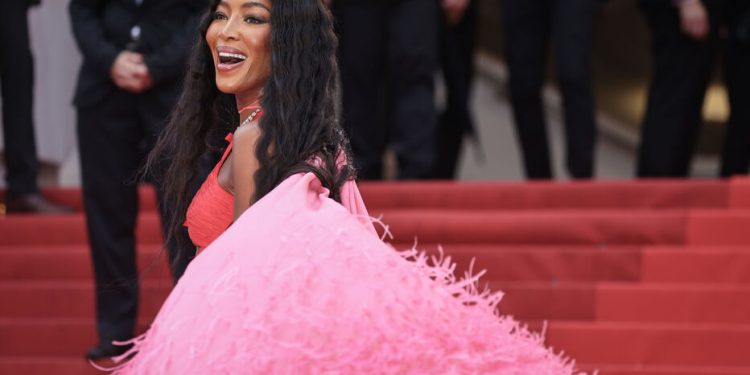 Naomi Campbell is a mom in the second time at 53