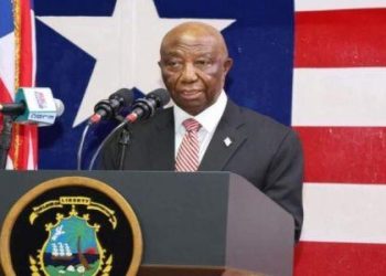 Liberia : le président Joseph Boakai annonce un programme de formation de 10 000 jeunes au numérique