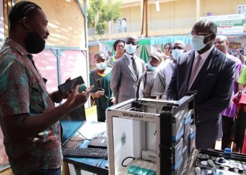 Laafi Concept du burkinabè Christian Cédric Toe veille à la bonne conservation de produits pharmaceutiques et agro-alimentaires