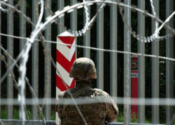 Pologne : une loi autorise les forces de l&rsquo;ordre à ouvrir le feu sur les migrants à la frontière biélorusse